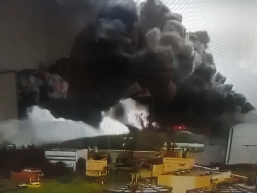 Pożar na terenie Elektrowni Bełchatów. 16 zastępów strażaków walczy z ogniem