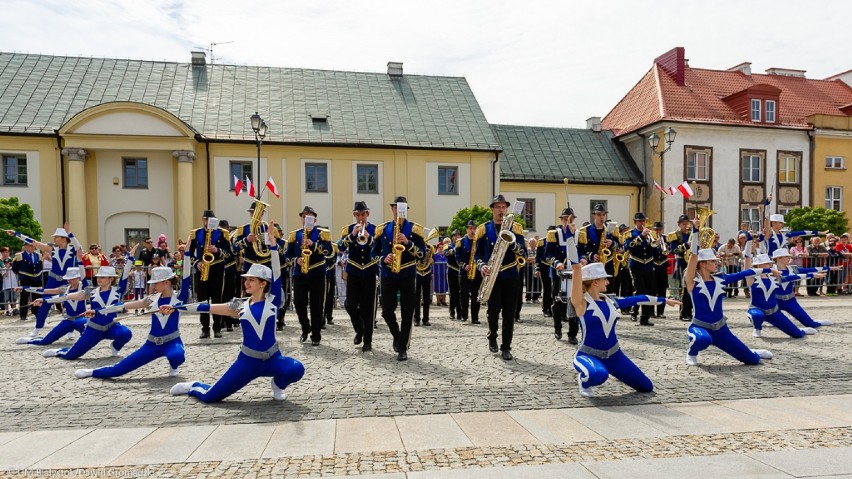 Dzień Flagi Państwowej Rzeczypospolitej Polskiej to młode...