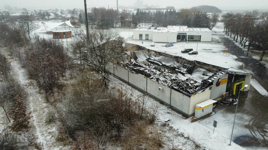 Supermarket Biedronka w Mieścisku - stan po pożarze, który miał miejsce 23 grudnia 2023