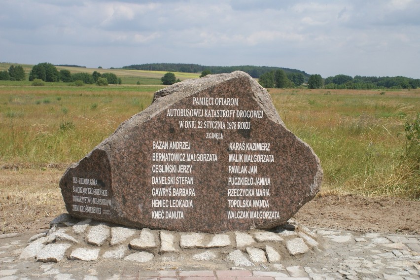 KROSNO ODRZAŃSKIE. Obelisk upamiętnia tragedię (galeria)