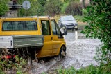 Podtopienia i zalane ulice w Wałbrzychu.Strażacy mają mnóstwo pracy (ZDJĘCIA) 