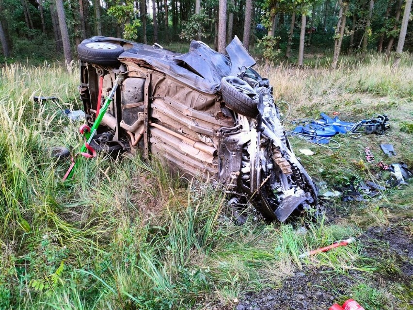 Wypadek na drodze Nietążkowo - Włoszakowice. Na drogę wybiegło zwierzę leśne