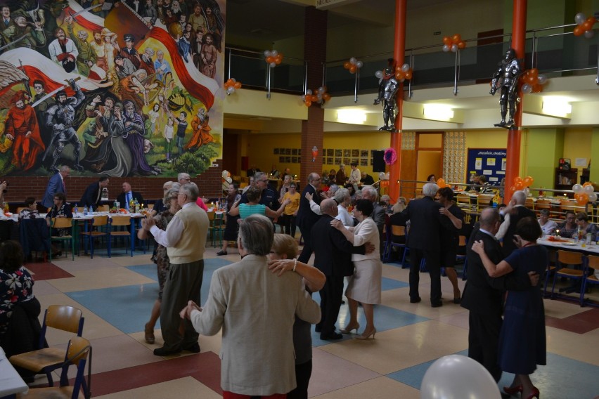 Trąbki Wielkie: Seniorzy świetnie bawili się podczas balu [ZDJĘCIA, WIDEO]