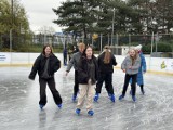 W Nysie ruszyła ślizgawka pod chmurką. Ceny biletów są takie same jak rok temu, a atrakcji będzie co niemiara