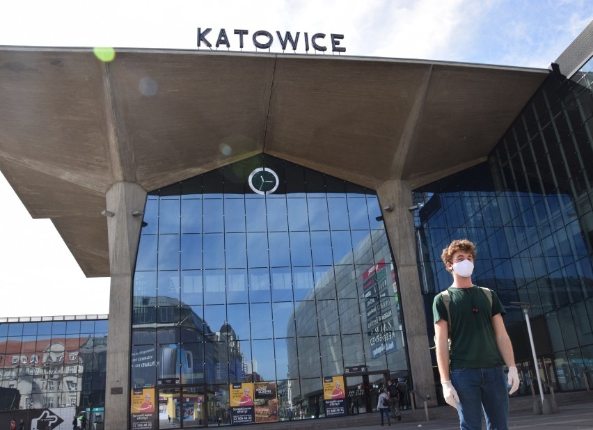Od 16 kwietnia maseczki królują na ulicach Katowic