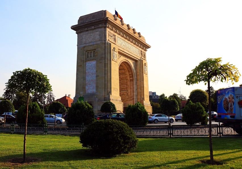 Większość zabytków stolicy Rumunii znajduje się w centrum...