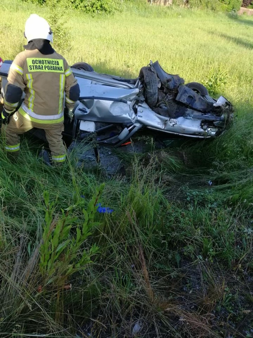 Wypadek drogowy w Ryżówce (gm. Krasnopol). Kierowca w szpitalu