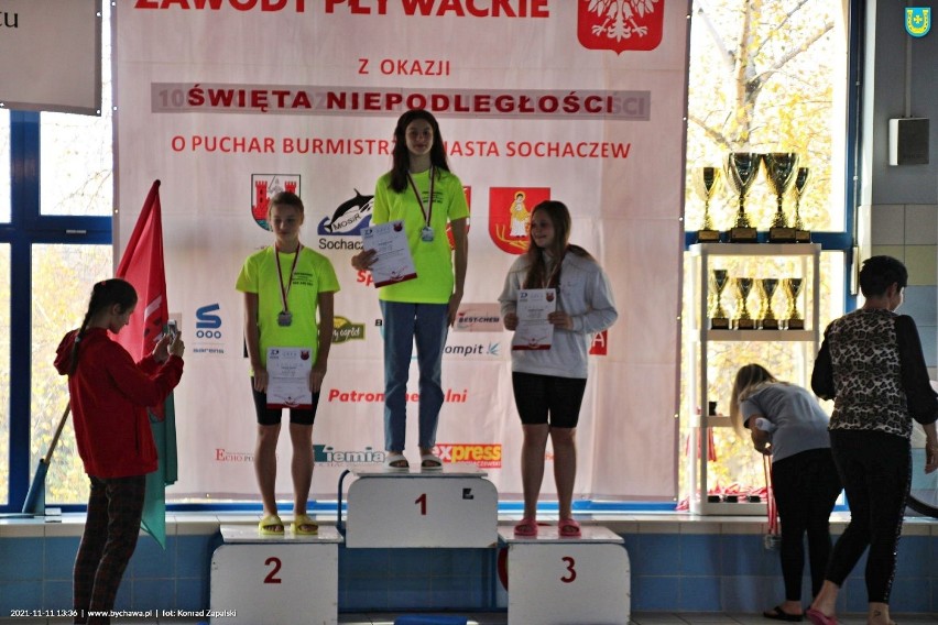 Zawodnicy UKP Bychawa wrócili z zawodów pływackich w Sochaczewie z trzema medalami. Zobacz zdjęcia