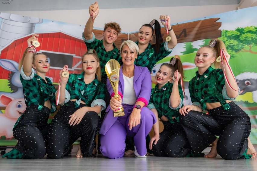 Bydgoscy tancerze ze Szkoły Tańca Dance Crew na Kapuściskach...