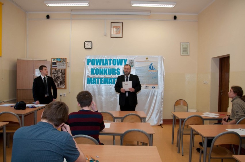 Gimnazjaliści zmagali się podczas  I Powiatowego Konkursu Matematycznego