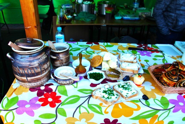 Koła Gospodyń Wiejskich na pewno przygotują mnóstwo smakołyków (na zdjęciu stoisko podczas jednej z krasnobrodzkich imprez)