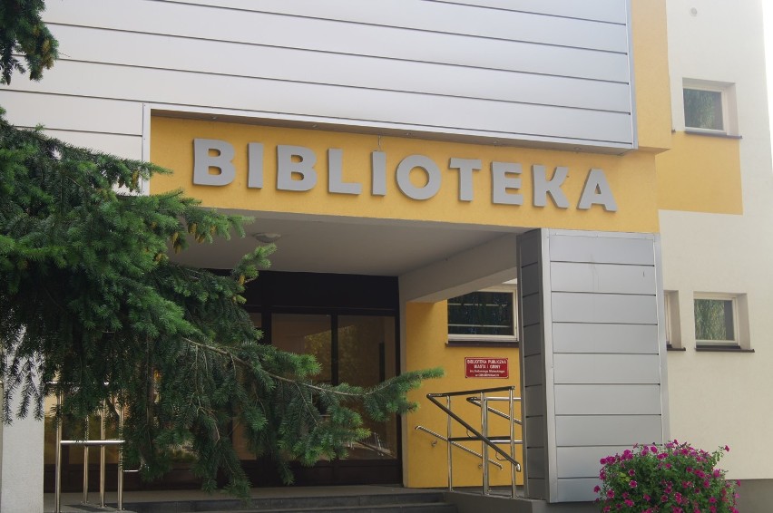 Wystawa w obornickiej bibliotece z okazji stulecia urodzin Stanisława Lema