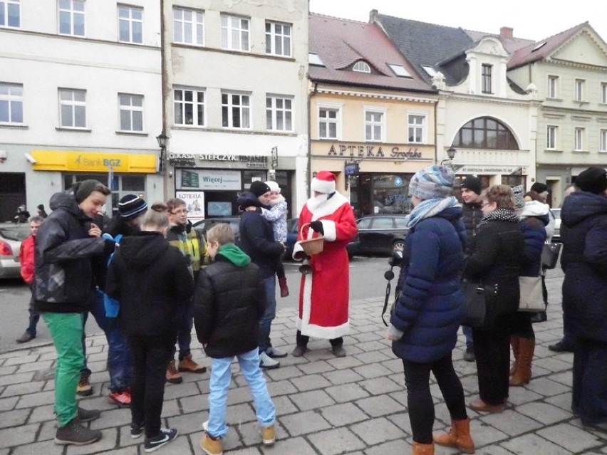 Szopka z żywymi zwierzętami w Kościanie