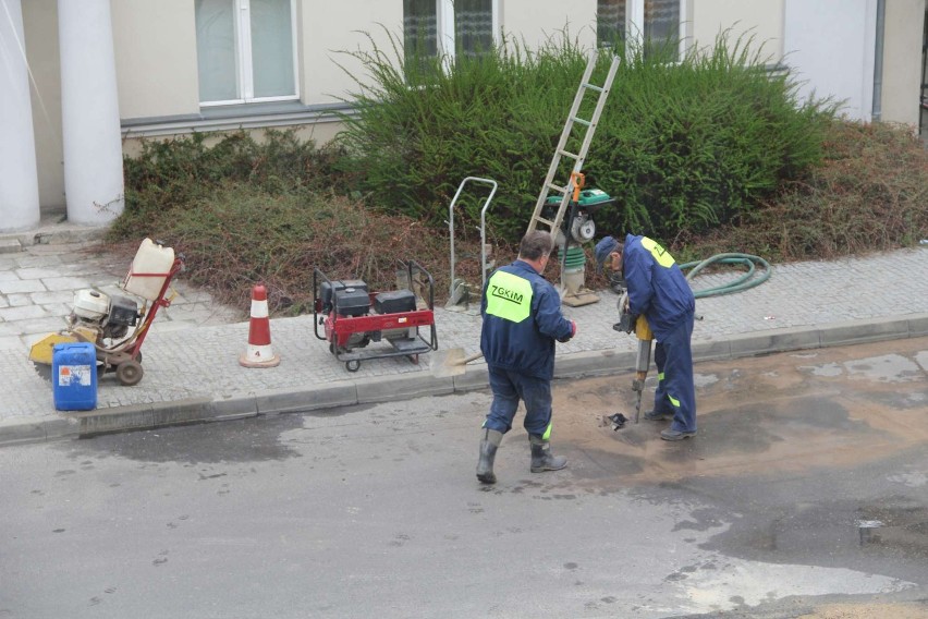 Pracownicy spółki AQUALIFT walczyli z awarią wodociągową