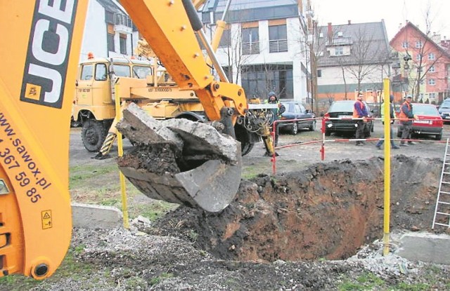 Od piątku po południu przez całą kolejną dobę mieszkańcy kilku kieleckich osiedli muszą radzić sobie z poważnymi trudnościami.