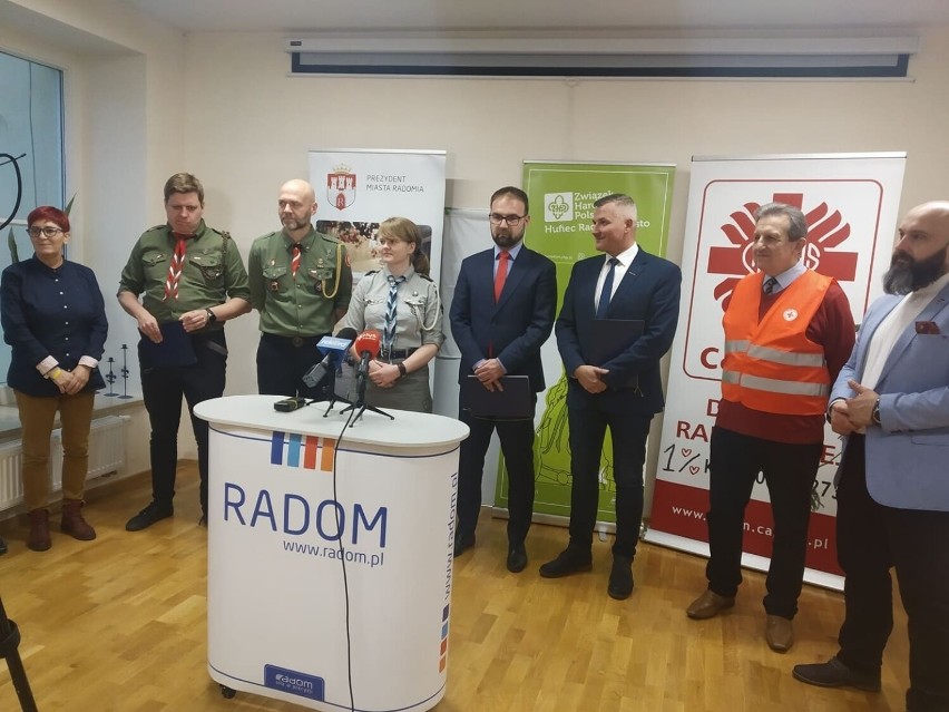 Punkt Pomocy Ukrainie w Radomiu został przekazany pod opiekę Związku Harcerstwa Polskiego. Zobacz zdjęcia z konferencji 