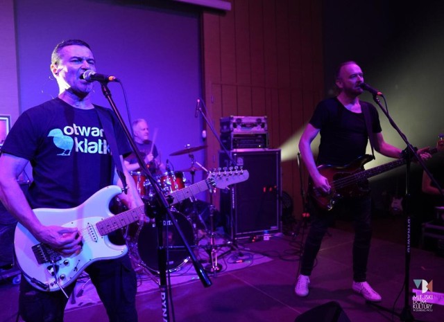 Grupa Dezerter, legenda polskiego punk rocka zagrała w Ratuszu w Zduńskiej Woli. Ich suportem była łaska kapela The Corpse.