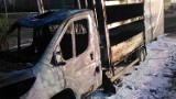 Nocny pożar auta w Bydgoszczy. Spłonęło doszczętnie! [zdjęcia]