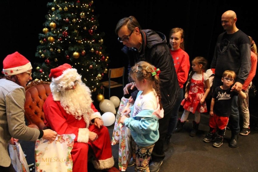 Mikołaj przybył do Międzynarodowego Domu Kultury w Międzyzdrojach