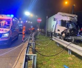 Wypadek ciężarówki na S8. Kierowca był uwięziony w pojeździe! (29.10)