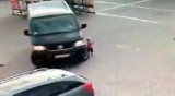 SZPROTAWA Dziecko samo na środku parkingu. - Cud, że nie doszło do tragedii - mówi policja [WIDEO]