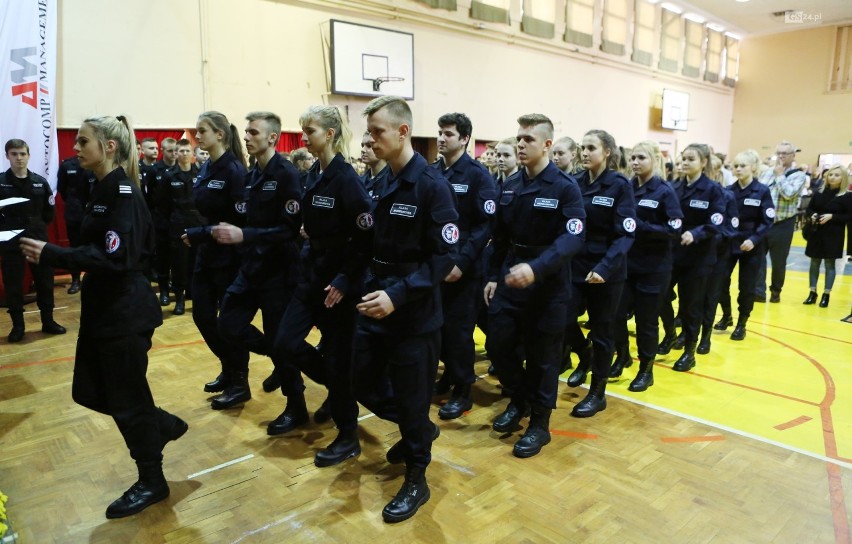 To pierwsza w Szczecinie szkoła z klasą policyjną [WIDEO]