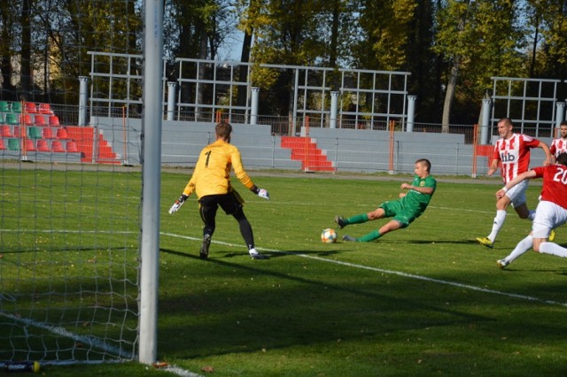 Pogoń pogoniła Lechię na stadionie im. Braci Gadajów. Porażka tomaszowian 0-5