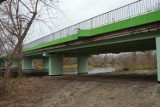 Na finiszu przebudowa mostu nad Pilicą. Jak wyglądają postępy prac na drodze 713 przez Tomaszów? [ZDJĘCIA]