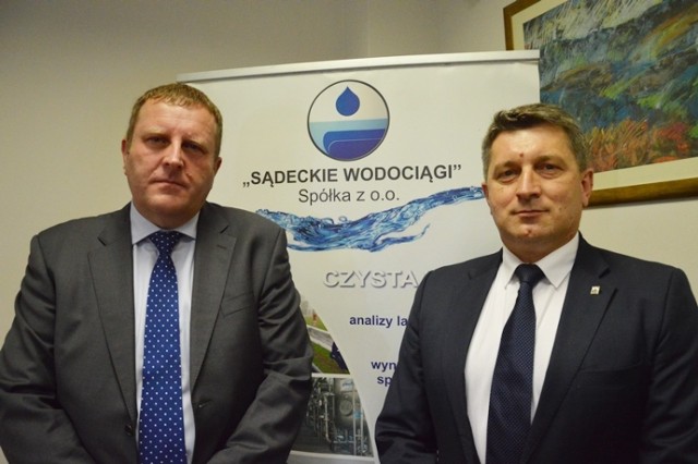 Nowy Zarząd Sądeckich Wodociągów. Z lewej prezes Tadeusz Fraczek, z prawej wiceprezes Sławomir Rajski