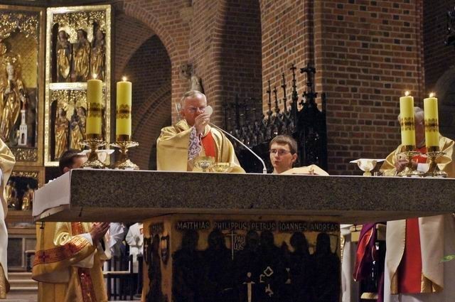 Biskup Marek Jędraszewski pożegnał się z Archidiecezją Poznańską [ZDJĘCIA]