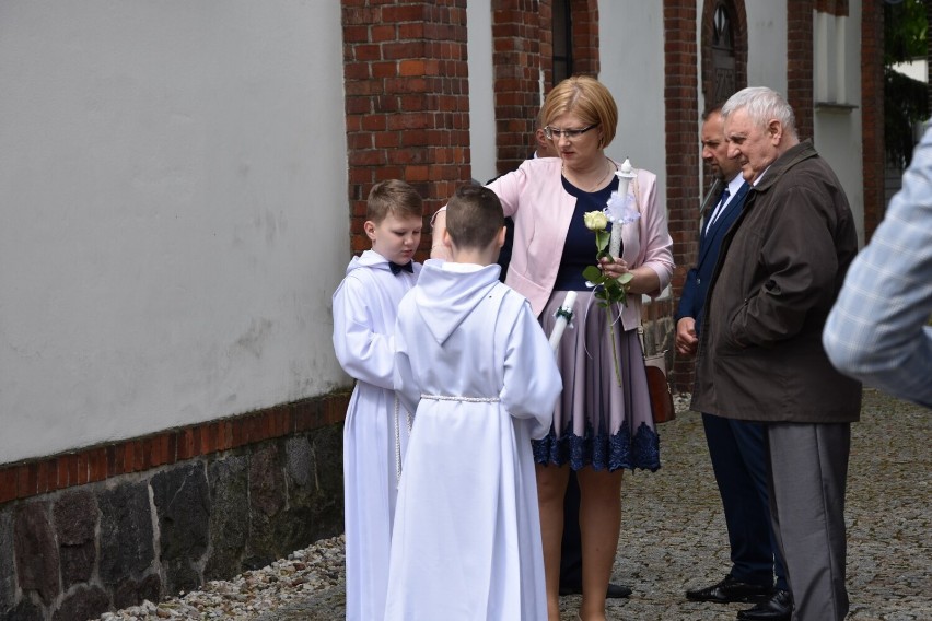 Nowy Tomyśl. Kolejna grupa dzieci przyjęła sakrament I Komunii Świętej w kościele pw. NMP Nieustającej Pomocy