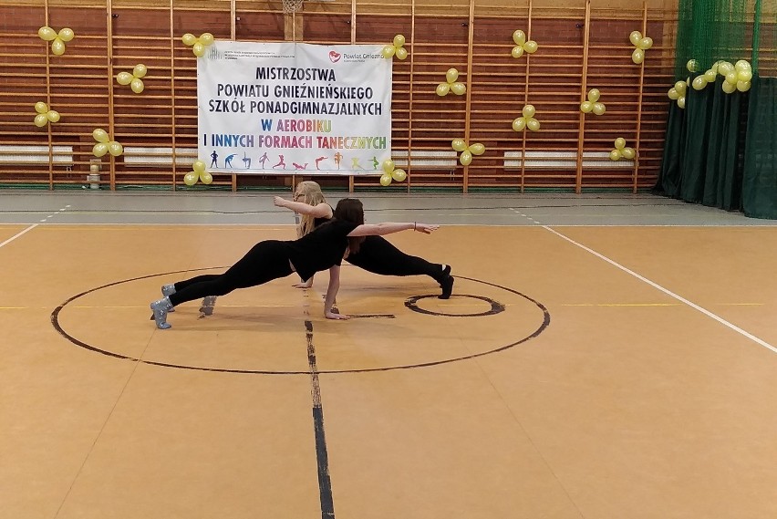 Powiatowe mistrzostwa aerobiku odbyły się w II LO w Gnieźnie