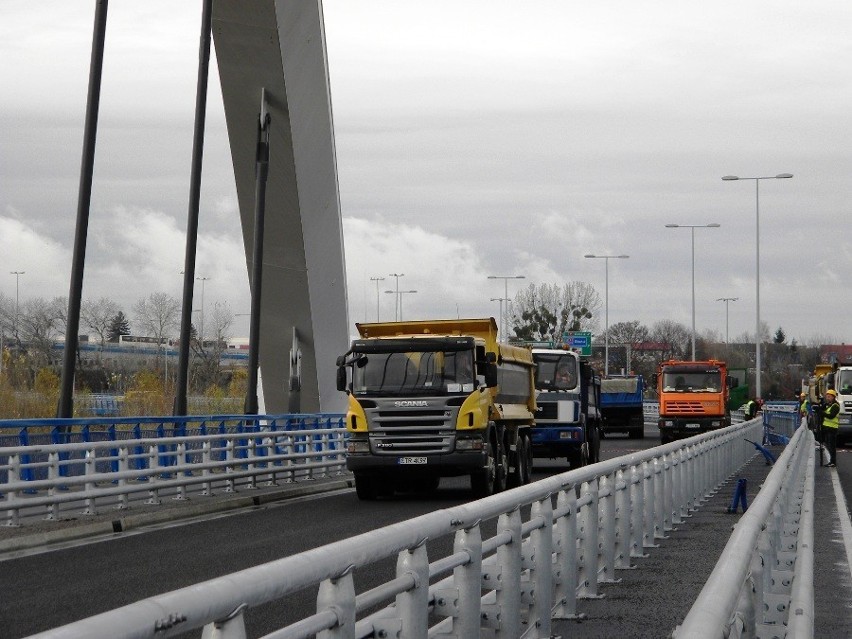 Otwarcie nowego mostu w Toruniu. Darmowe przejazdy...
