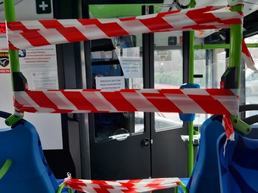 Za ciasno w szczecińskich autobusach. Pasażerowie boją się o zdrowie. Co na to organizator transportu?   