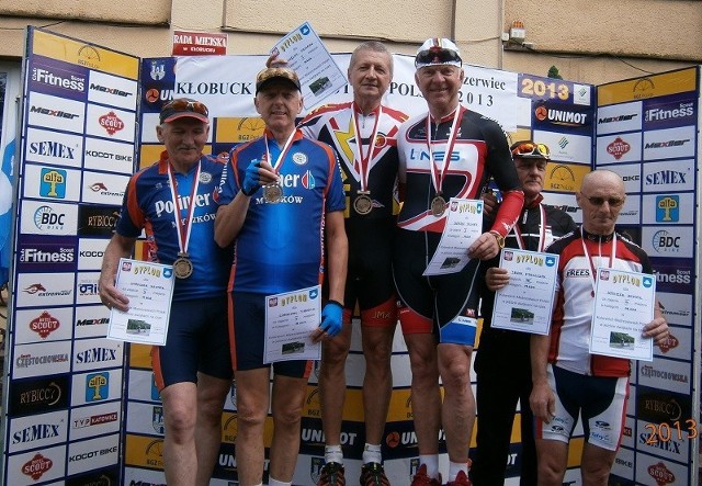 Tadeusz Garncarz i Henryk Straszak na podium Mistrzostw Polski w Kłobucku.