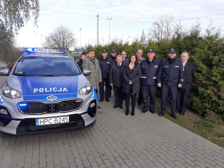 Komenda Powiatowej Policji w Aleksandrowie Kujawskim ma nowy radiowóz [zdjęcia]