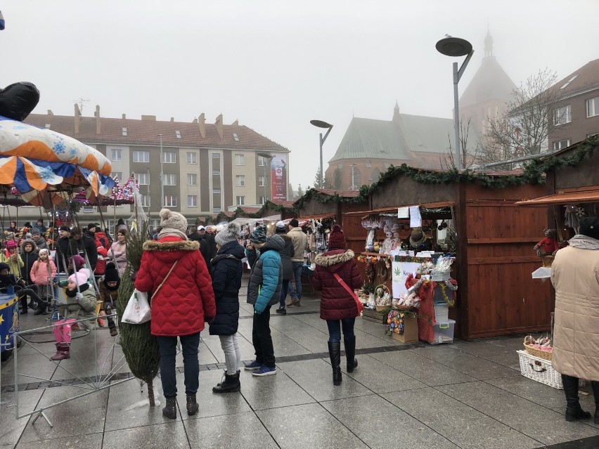 Jarmark Bożonarodzeniowy na Rynku Staromiejskim przy...