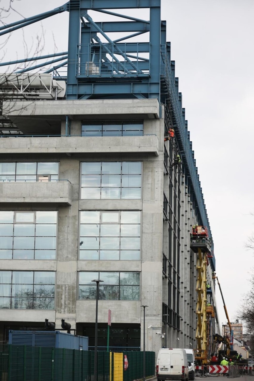 Stadion bez dna. Na remont obiektu Wisły Kraków wydadzą prawie 9 mln zł więcej. Dzięki temu naprawią zadaszenie