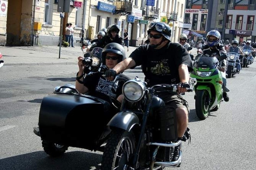 Parada motocykli VII ogólnopolskiego zlotu w Choceniu we Włocławku [zdjęcia]