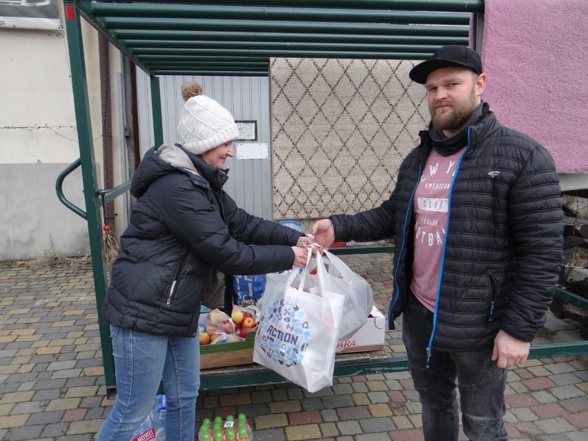 Radomsko pomaga Ukrainie. Radomszczanie jadą z darami na granicę polsko-ukraińską [ZDJĘCIA]