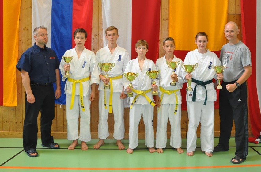 Medale zawodników Malborskiego Klubu Kyokushin Karate w Austrian Kyokushin Open