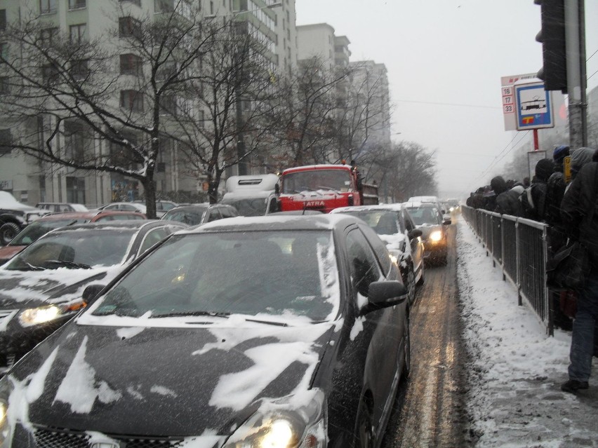 Autem ani autobusem też nie dało się przejechać.