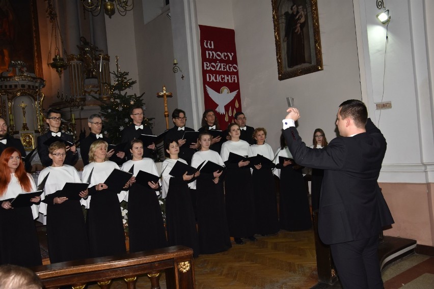 Żniński Chór Kameralny - koncert na piąte urodziny w Żninie [zdjęcia, wideo] 