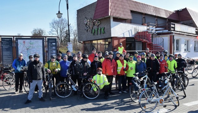 Nadgoplański Oddział PTTK w Kruszwicy był organizatorem rajdu turystycznego „Rozpoczęcie sezonu rowerowego 2019”. W imprezie wzięło udział ponad 40. cyklistów z Kruszwicy, Inowrocławia, Radziejowa, Szadłowic, którzy do pokonania mieli trasę liczącą 45 kilometrów. Uczestnicy rajdu odpoczywali w gościnnej Woli Wapowskiej. W miejscowej świetlicy czekał na nich gorący posiłek i słodki poczęstunek.