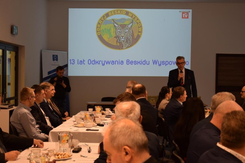 Od 13 lat wspólnie odkrywają Beskid Wyspowy. Podczas Forum Gmin Beskidu Wyspowego zasłużonym wręczono Rysie