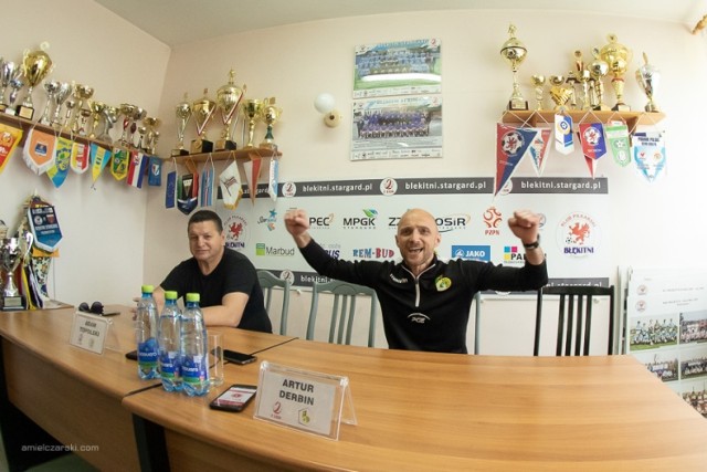 "To nie do wiary, że się ziścił taki piękny plan" - śpiewał na konferencji po meczu z Błękitnymi trener PGE GKS Bełchatów.