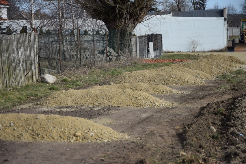 Ruszyło wiosenne równanie dróg gruntowych w gminie Ostrów Wielkopolski