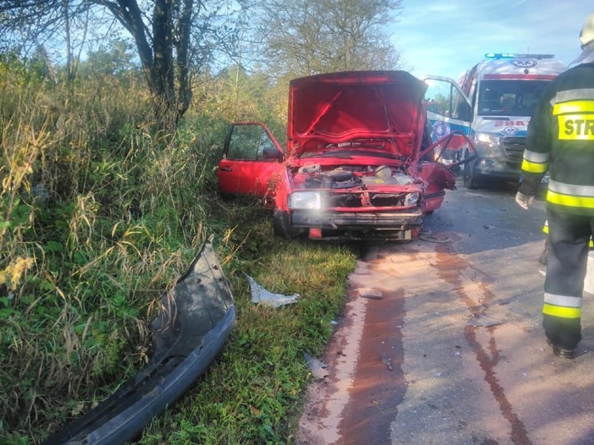 Zderzenie trzech samochodów w Rabsztynie. Dwie osoby ranne