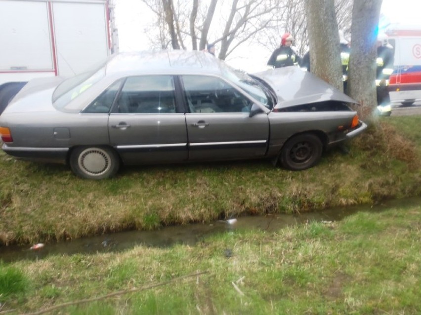 Śmiertelny wypadek w Gronowie. Zginął kierowca samochodu