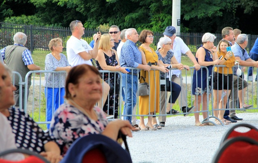 Pierwsza Dama odwiedziła woj. lubelskie. Świętowała razem z gospodyniami we wsi Mniszek. Zobacz zdjęcia